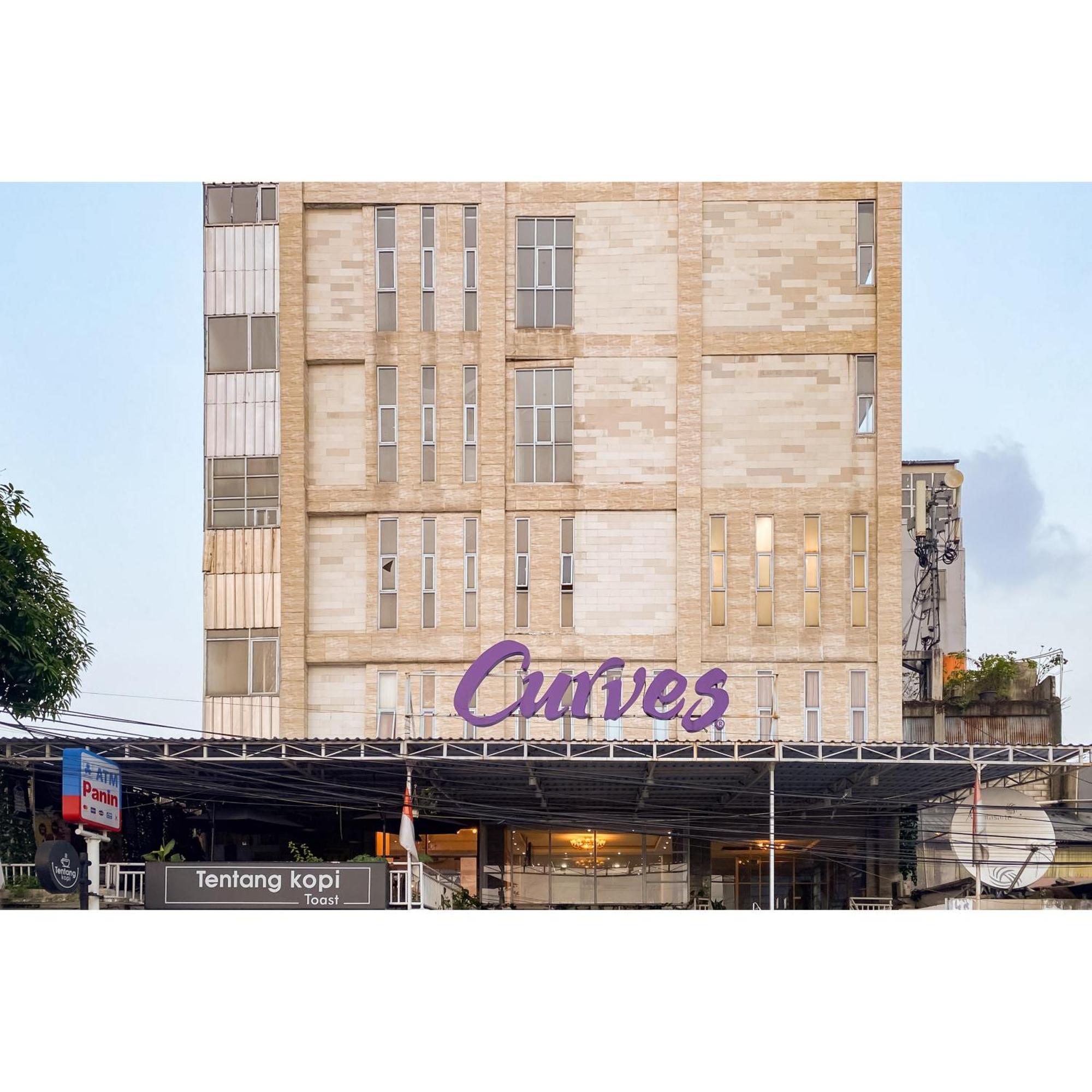 Hotel Curves Mitra Reddoorz Jakarta